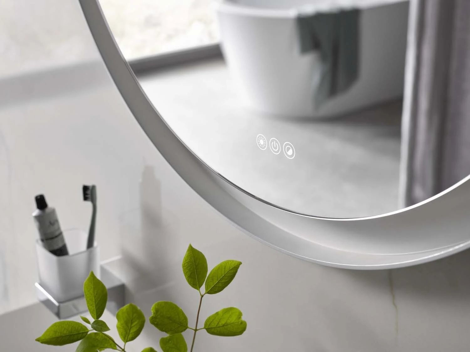 Emco Round LED-Lichtspiegel 441300707 Ø 700 Mm, Weiß, 3 Touchsensoren, Umlaufende LED-Beleuchtung 4 Emco Round LED-Lichtspiegel 441300707 Ø 700 Mm, Weiß, 3 Touchsensoren, Umlaufende LED-Beleuchtung – Bild 4