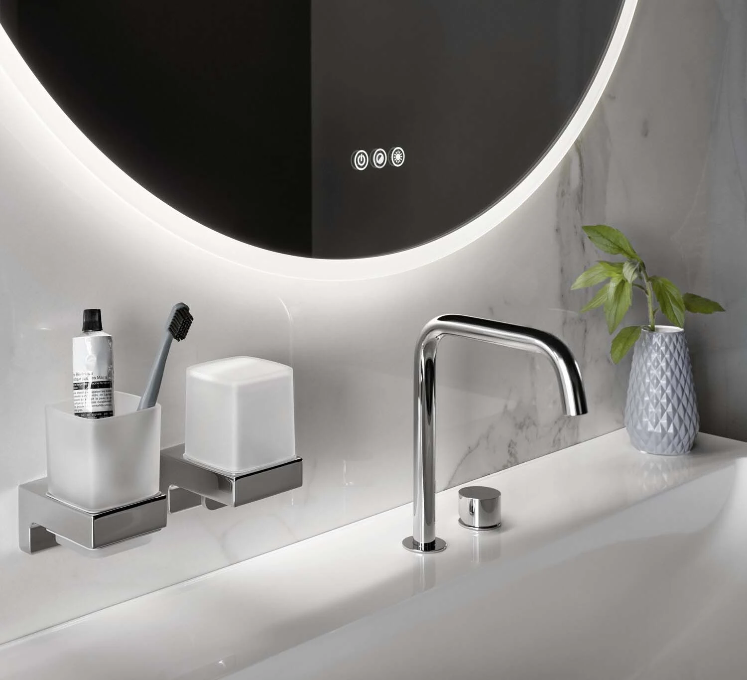 Emco Round LED-Lichtspiegel 441300707 Ø 700 Mm, Weiß, 3 Touchsensoren, Umlaufende LED-Beleuchtung 5 Emco Round LED-Lichtspiegel 441300707 Ø 700 Mm, Weiß, 3 Touchsensoren, Umlaufende LED-Beleuchtung – Bild 5