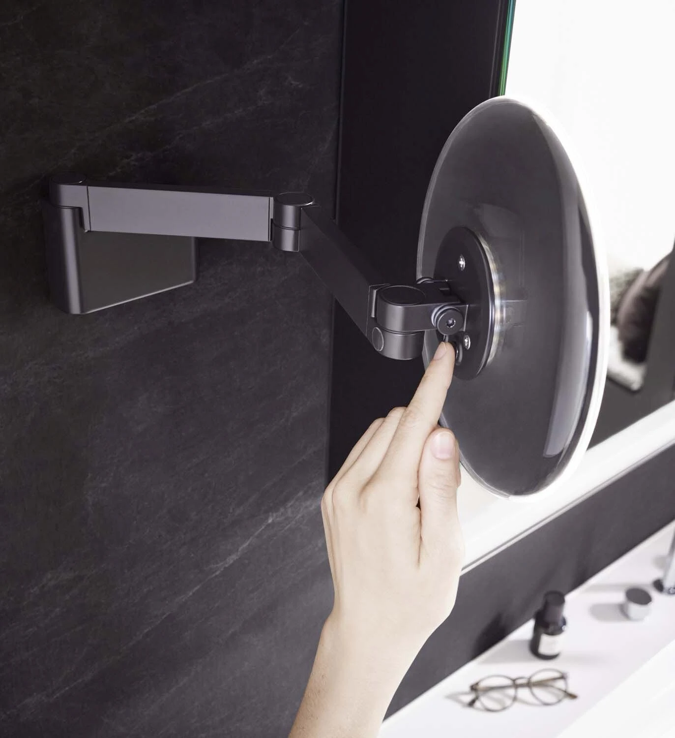 Emco Evo LED-Rasier-/Kosmetikspiegel 109508045 Chrom, Vergrößerung 5-fach, Ø 209 Mm, Rund, Stecker, Lightsystem 7 Emco Evo LED-Rasier-/Kosmetikspiegel 109508045 Chrom, Vergrößerung 5-fach, Ø 209 Mm, Rund, Stecker, Lightsystem – Bild 7