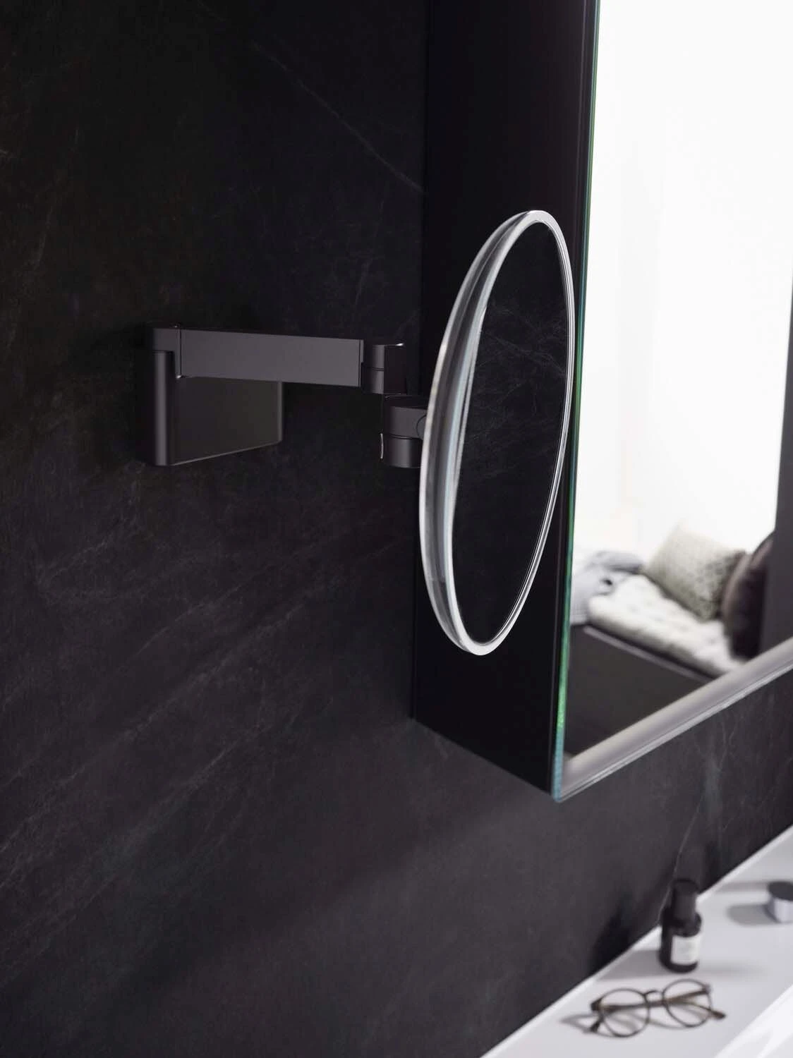 Emco Evo LED-Rasier-/Kosmetikspiegel 109508045 Chrom, Vergrößerung 5-fach, Ø 209 Mm, Rund, Stecker, Lightsystem 8 Emco Evo LED-Rasier-/Kosmetikspiegel 109508045 Chrom, Vergrößerung 5-fach, Ø 209 Mm, Rund, Stecker, Lightsystem – Bild 8