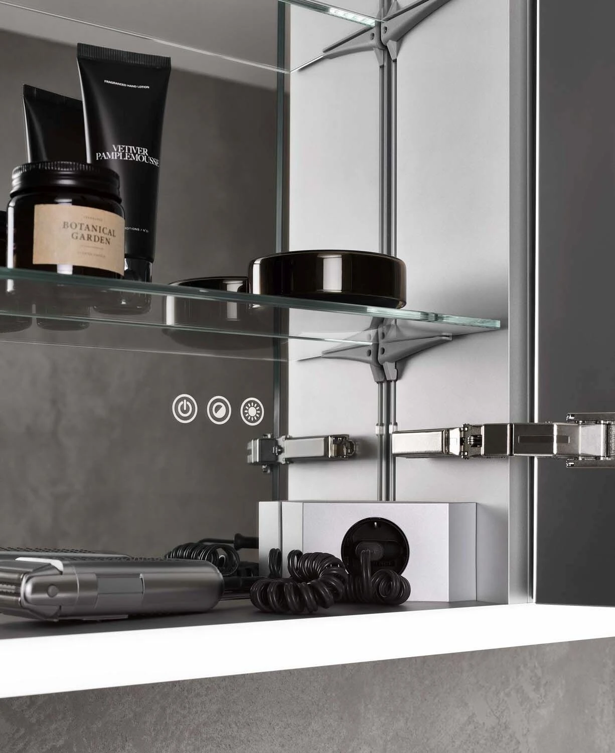 Emco Prime Unterputz-Lichtspiegelschrank 949713595 1300x730mm, 2-türig, Schwarz/spiegel 5 Emco Prime Unterputz-Lichtspiegelschrank 949713595 1300x730mm, 2-türig, Schwarz/spiegel – Bild 5