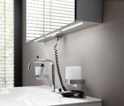 Emco Pure 2 Style Aufputz-Lichtspiegelschrank 979706401 600x711mm, LED, Mit Lichtsegel, 1-türig, Aluminium -VIEGA Verkäufe Emco pure 2 Style Aufputz Lichtspiegelschrank 979706401 600x711mm LED mit Lichtsegel 1 tuerig Aluminium 5