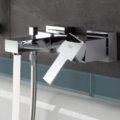 Grohe Sail Cube Wannenarmatur 23438000 Aufputz, Chrom